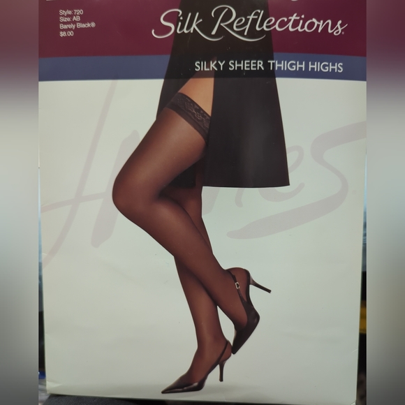 Hanes Silk Reflections Lace Top Sandalfoot Thigh-Hi Jet Black Stocking - Picture 2 of 8